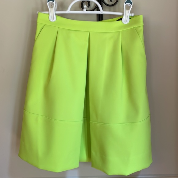 JCrew size 000 lime green pleated skirt - Picture 3 of 4